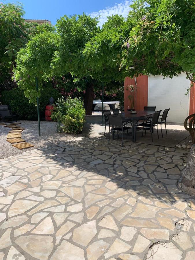 Les dahlias appartement 4 personnes Jacuzzi Barbecue Jardin arboré Climatisé Agde Esterno foto